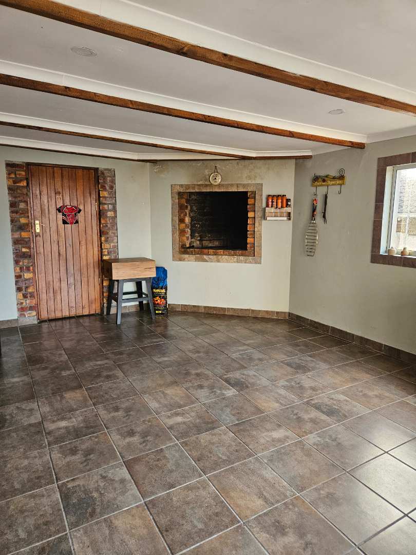 4 Bedroom Property for Sale in Kamma Heights Eastern Cape